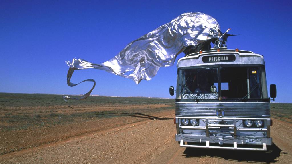 Cena mais icônica de ‘Priscilla, a Rainha do Deserto’, quase ficou de fora
