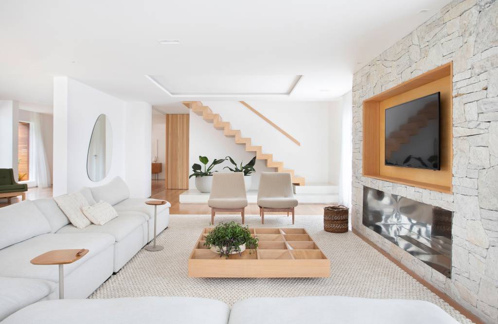 Residência em Itaipava com 480m2 renovada pelo escritório DIEGO RAPOSO ARQUITETURA _ foto 11 Casa com decoração elegante e neutra