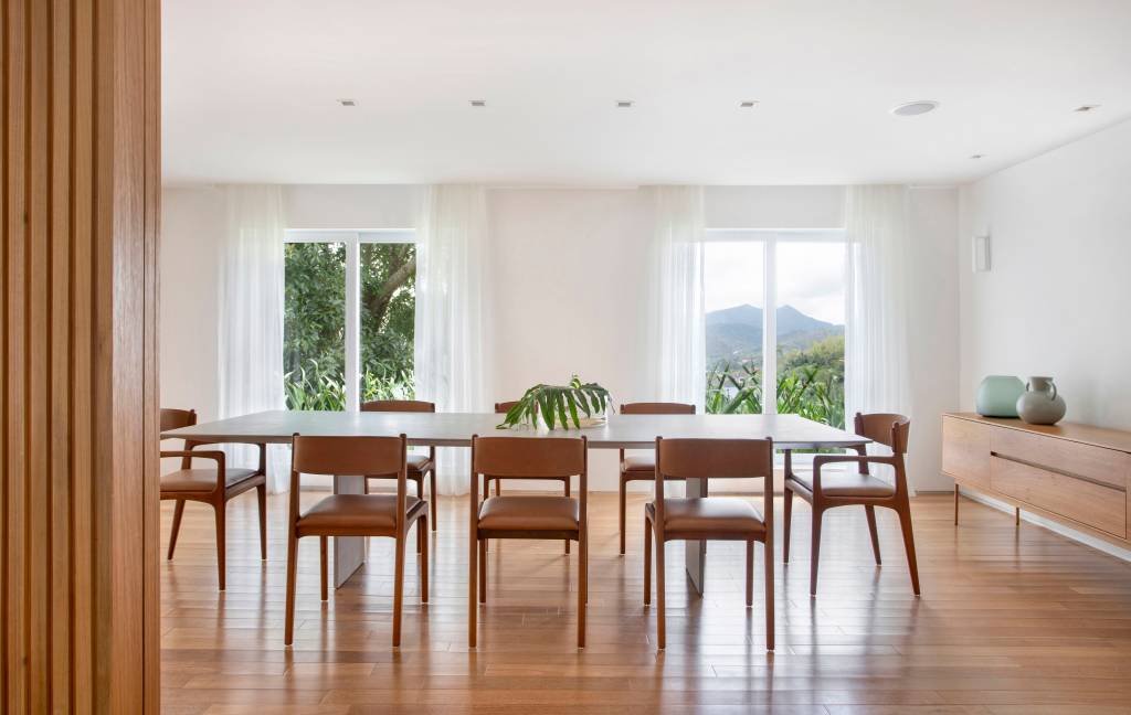 Residência em Itaipava com 480m2 renovada pelo escritório DIEGO RAPOSO ARQUITETURA _ foto 17 Casa com decoração elegante e neutra