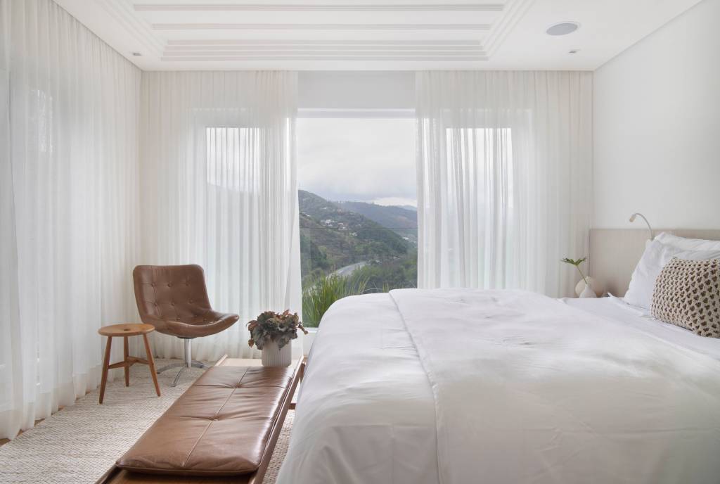 Residência em Itaipava com 480m2 renovada pelo escritório DIEGO RAPOSO ARQUITETURA _ foto 25 Casa com decoração elegante e neutra