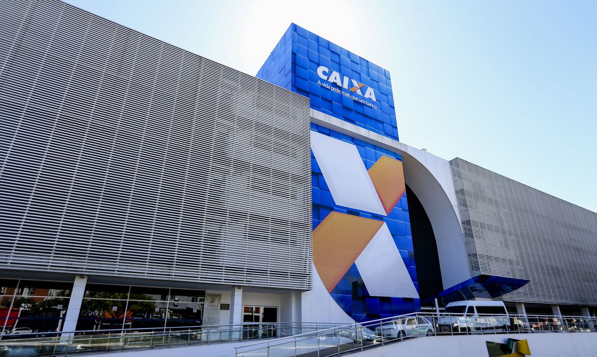 Auxílio Brasil: crédito consignado volta a ser liberado pela Caixa