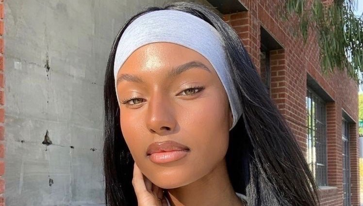 Trend alert: a volta das faixas de cabelo