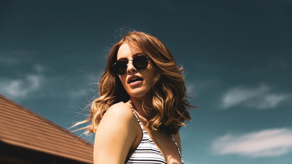 Cuidados no verão: como seguir o cronograma capilar nas férias