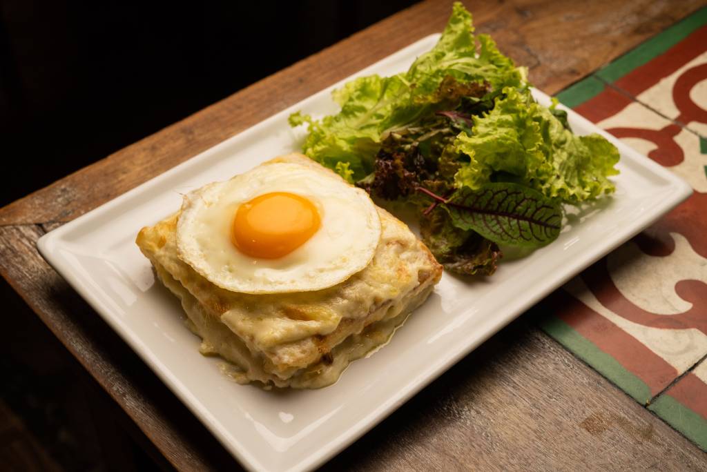 Receita: croque monsieur e madame são ícones da culinária francesa