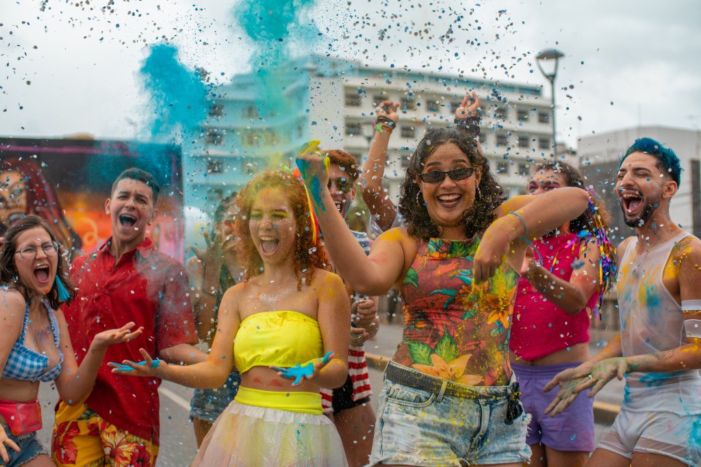 Astrólogo Victor Valentim dá detalhes sobre como cada signo se comporta nas festas de Carnaval.