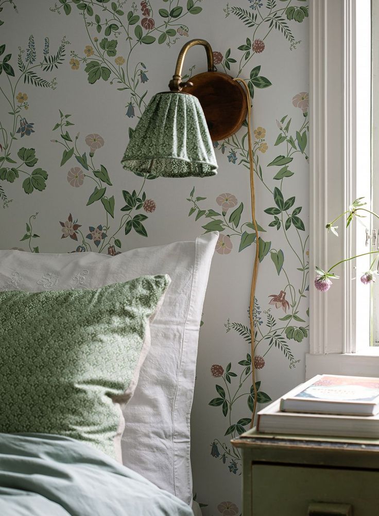 floral-fundo-branco-decoracao floral com fundo branco no quarto
