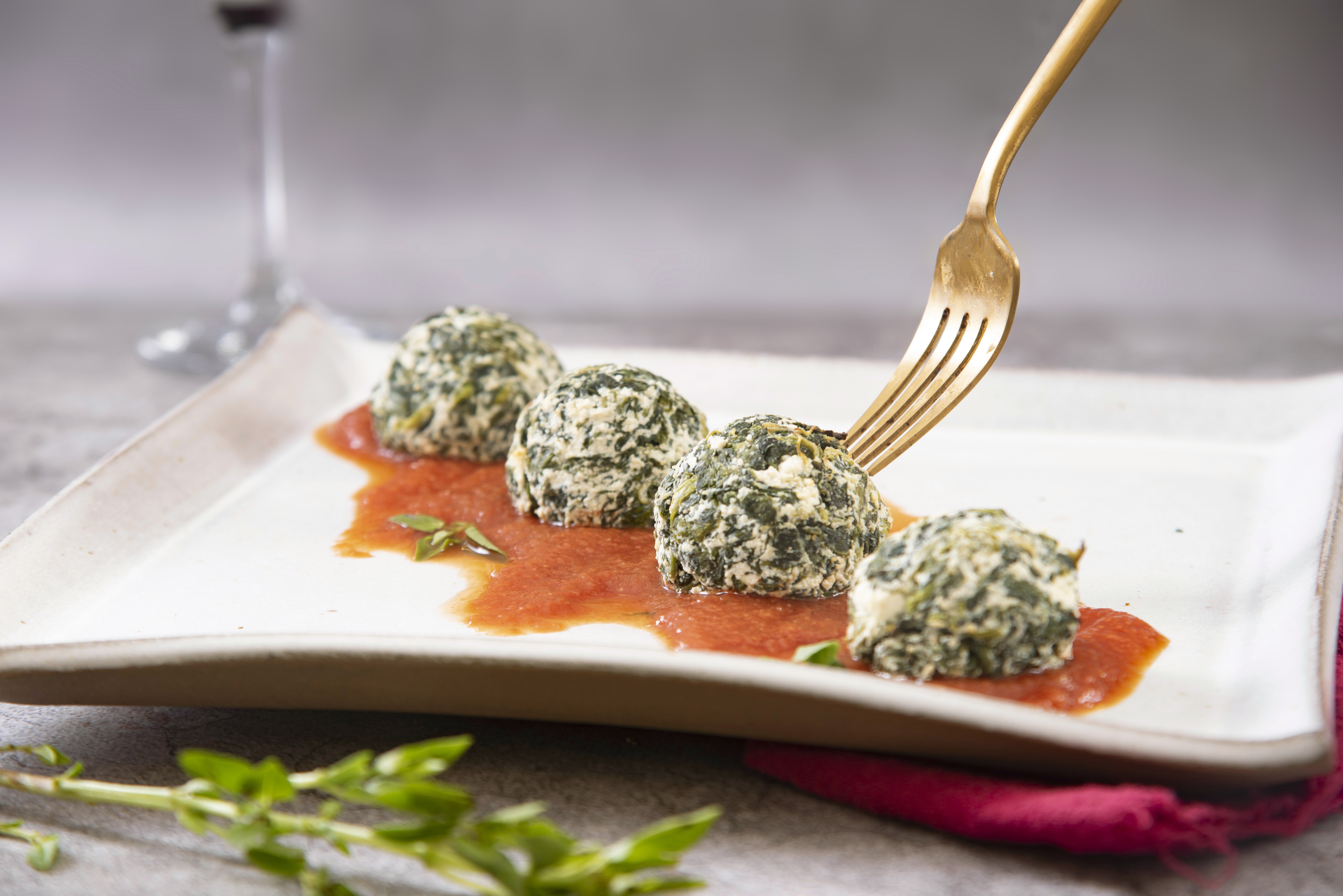 Alm&ocirc;ndega de ricota com espinafre, da Elisa Jardim - Cozinha de Verdade