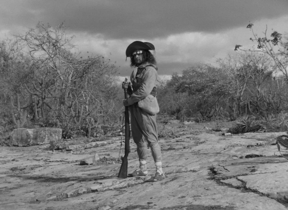 deus-diabo-terra clássicos do cinema nacional no streaming - Deus e o Diabo na terra do sol