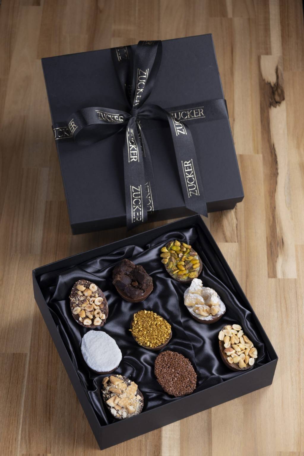 Caixa de joias com miniovos de Páscoa sortidos – Doceria Zucker Caixa de joias com miniovos de Páscoa sortidos - Doceria Zucker