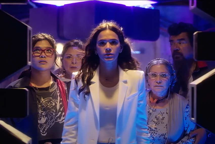 Bruna Marquezine no trailer de "Besouro Azul".