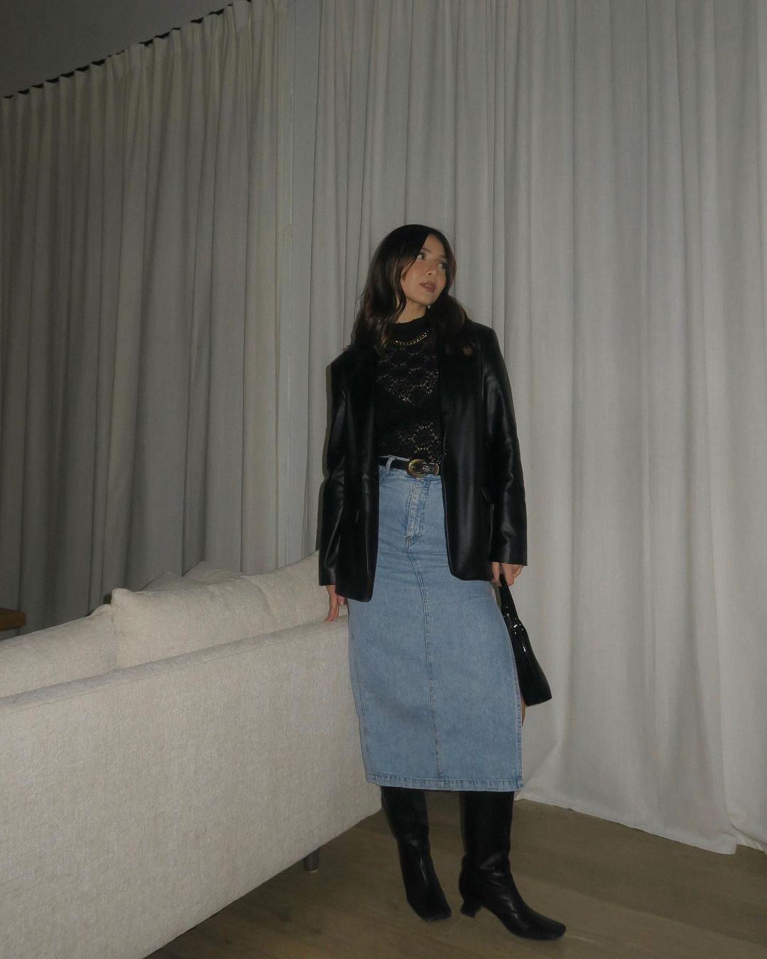 Look com saia midi jeans