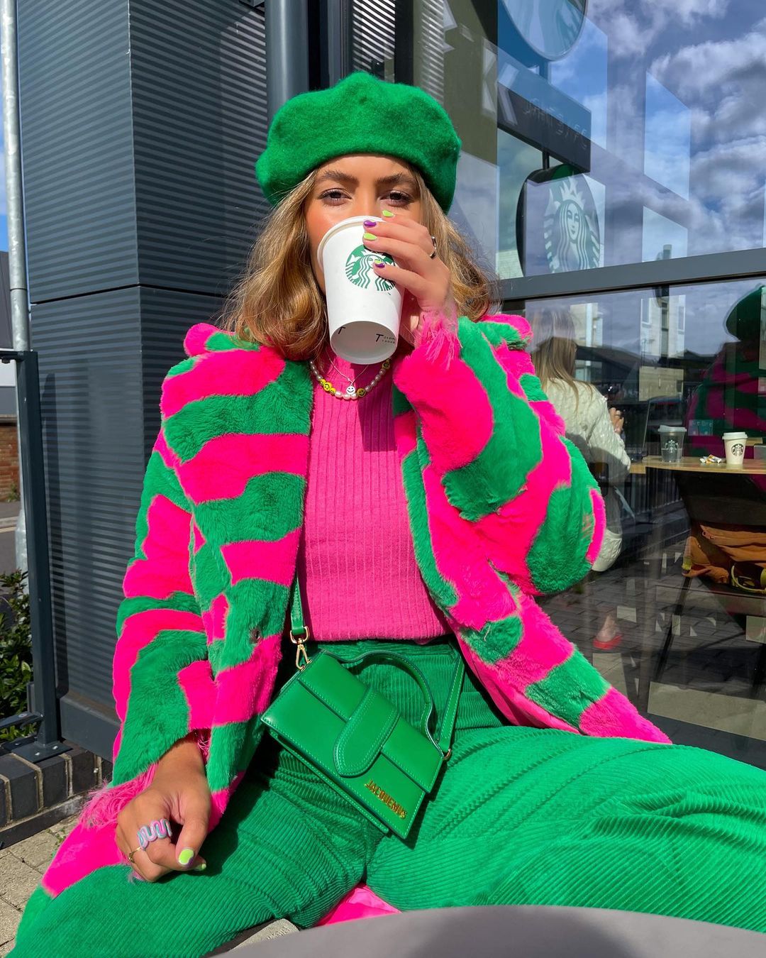 Mulheres do estilo criativo.