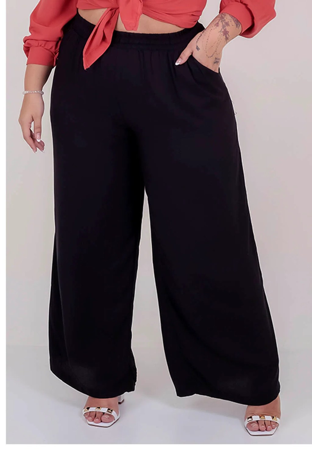 Calça pantalona plus size preta