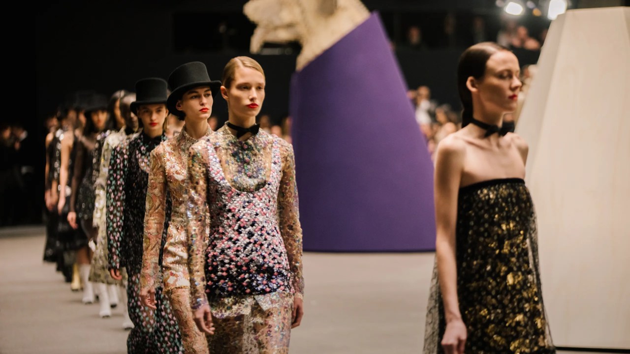 Desfile de Alta-Costura da coleção Primavera/Verão 2023 da Chanel