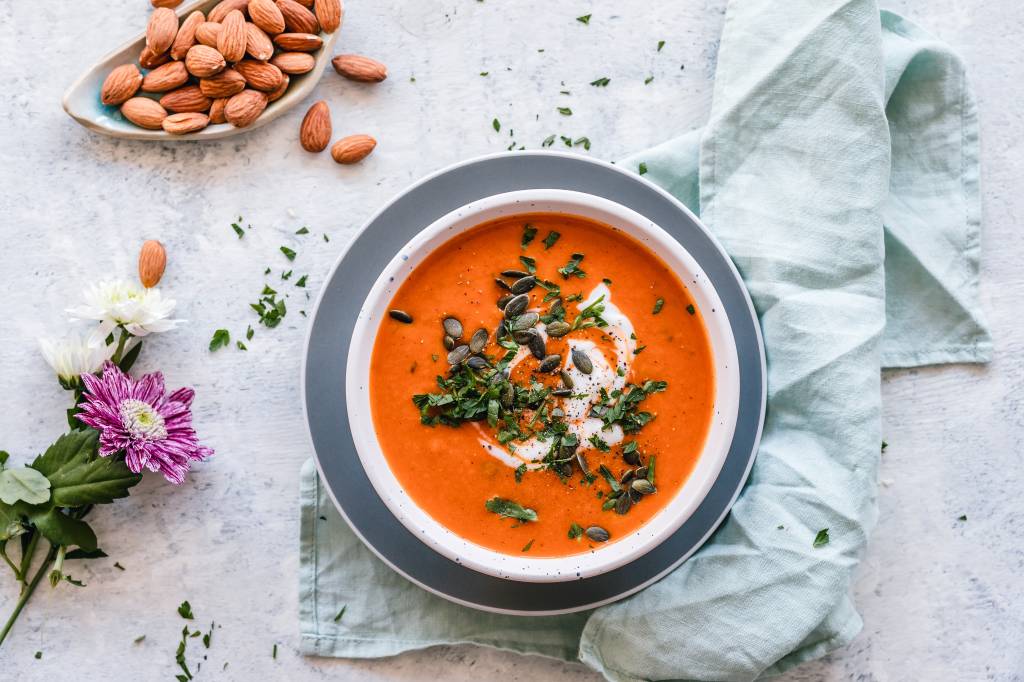 Sopa é janta: receitas práticas para fazer nos dias frios