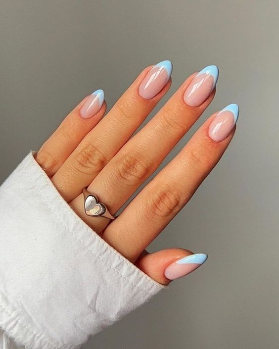 Blueberry milk nails: Conheça as unhas queridinhas do momento