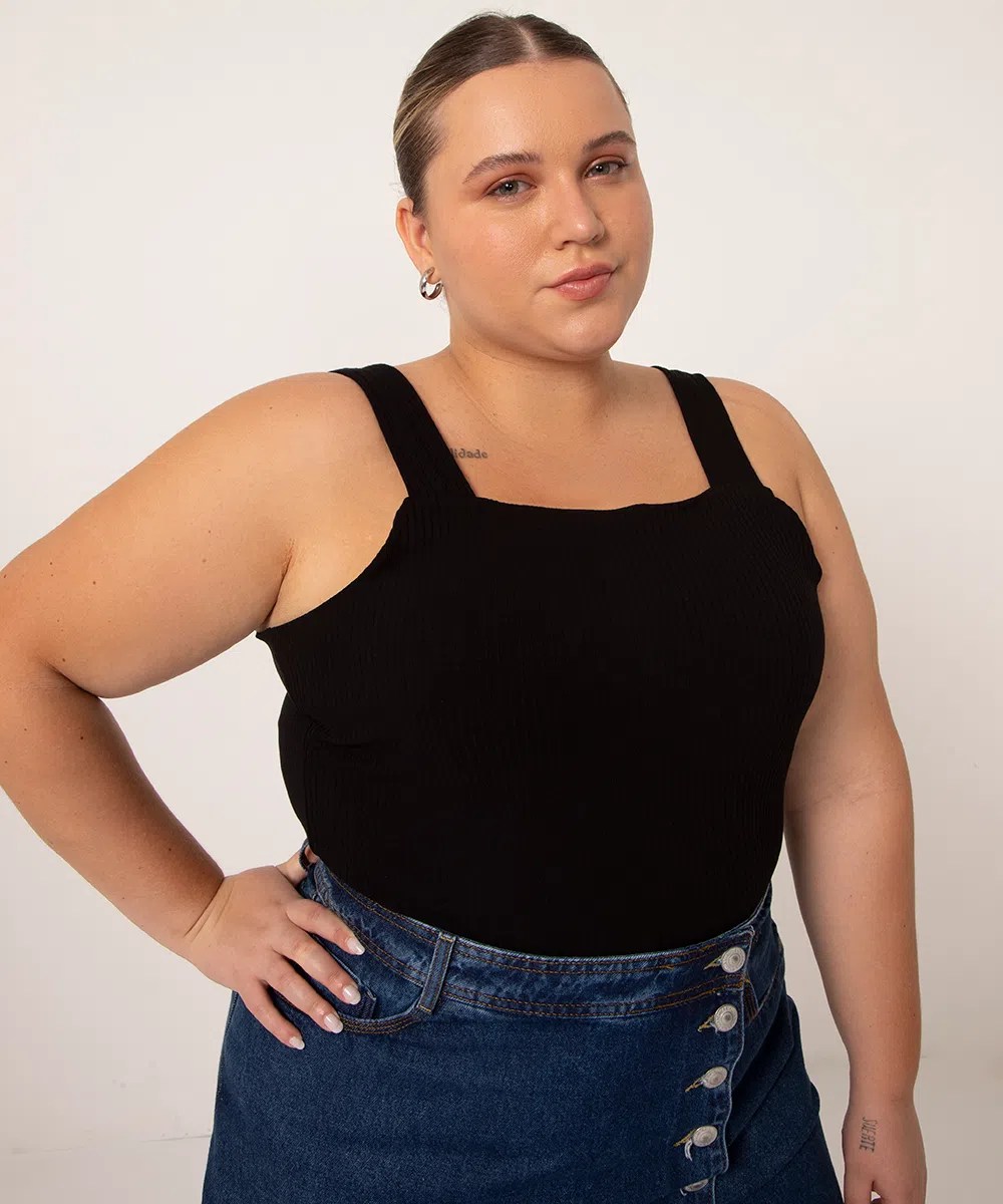 Regata preta plus size