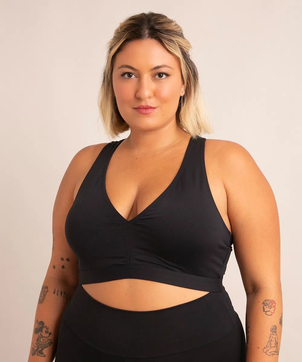 Top preto plus size