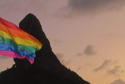 Conheça o Love Noronha, um dos principais festivais LGBT do Brasil.