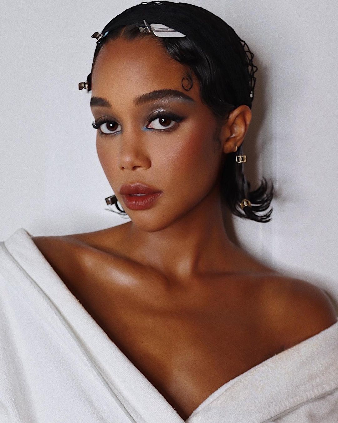 Inspira&ccedil;&otilde;es de maquiagens com sombra azul