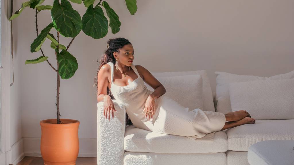 O lar de Yasmim Stevam reverencia a sofisticação e o vintage