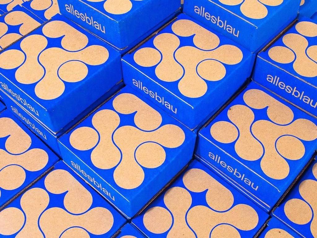 8. Alles Blau 8. Alles Blau