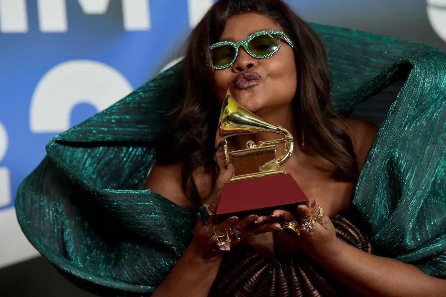 Gaby Amarantos vence o Grammy Latino pela primeira vez em sua carreira