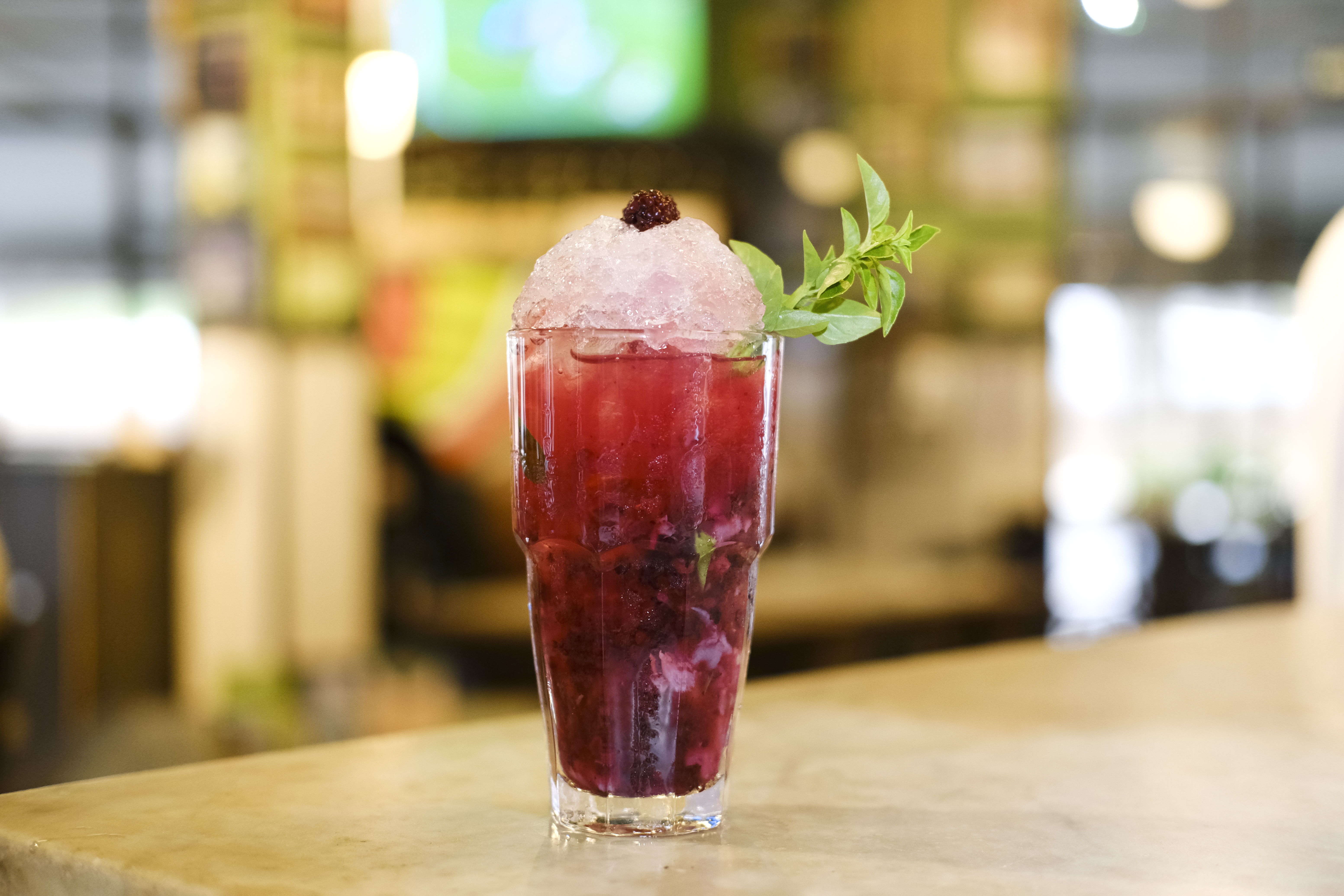 O drinque 'Capirinha Alvorada Lá no Morro', do Pirajá