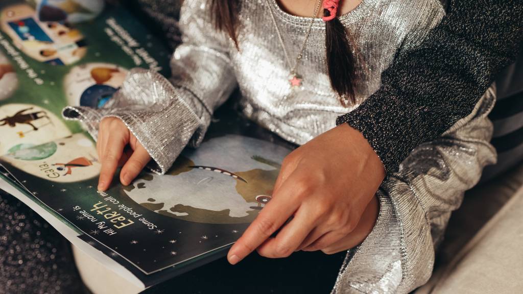 Livros para o Natal? Bazar da editora Todavia vende obras com desconto