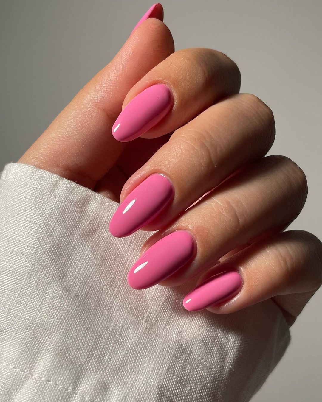 5 cores de esmalte que s&atilde;o tend&ecirc;ncias no ver&atilde;o 2024