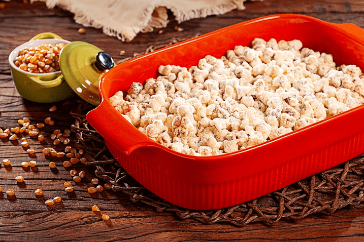 Receita de pipoca doce com leite em pó para um lanche prático