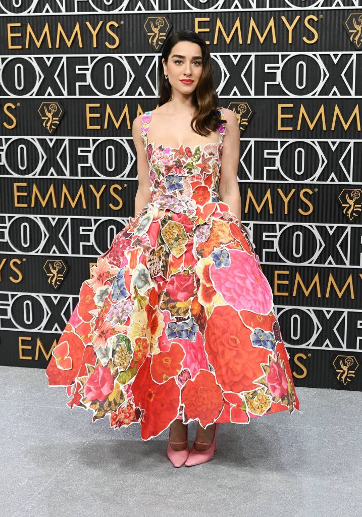 Look das famosas no tapete vermelho do Emmy 2024.