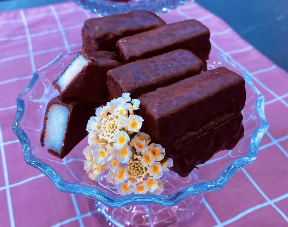 Receita de bombom de coco com chocolate da Ana Maria Braga