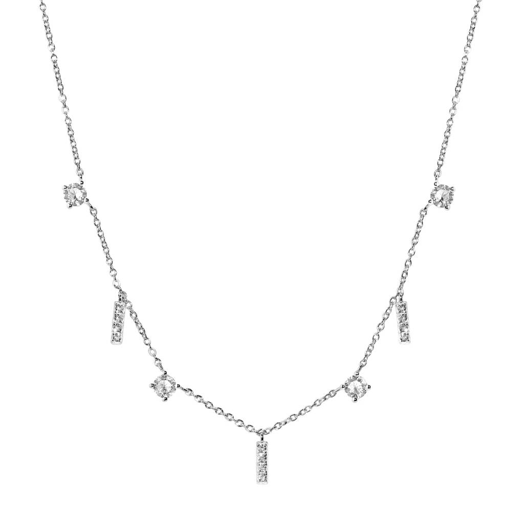 Colar com pingente transparente