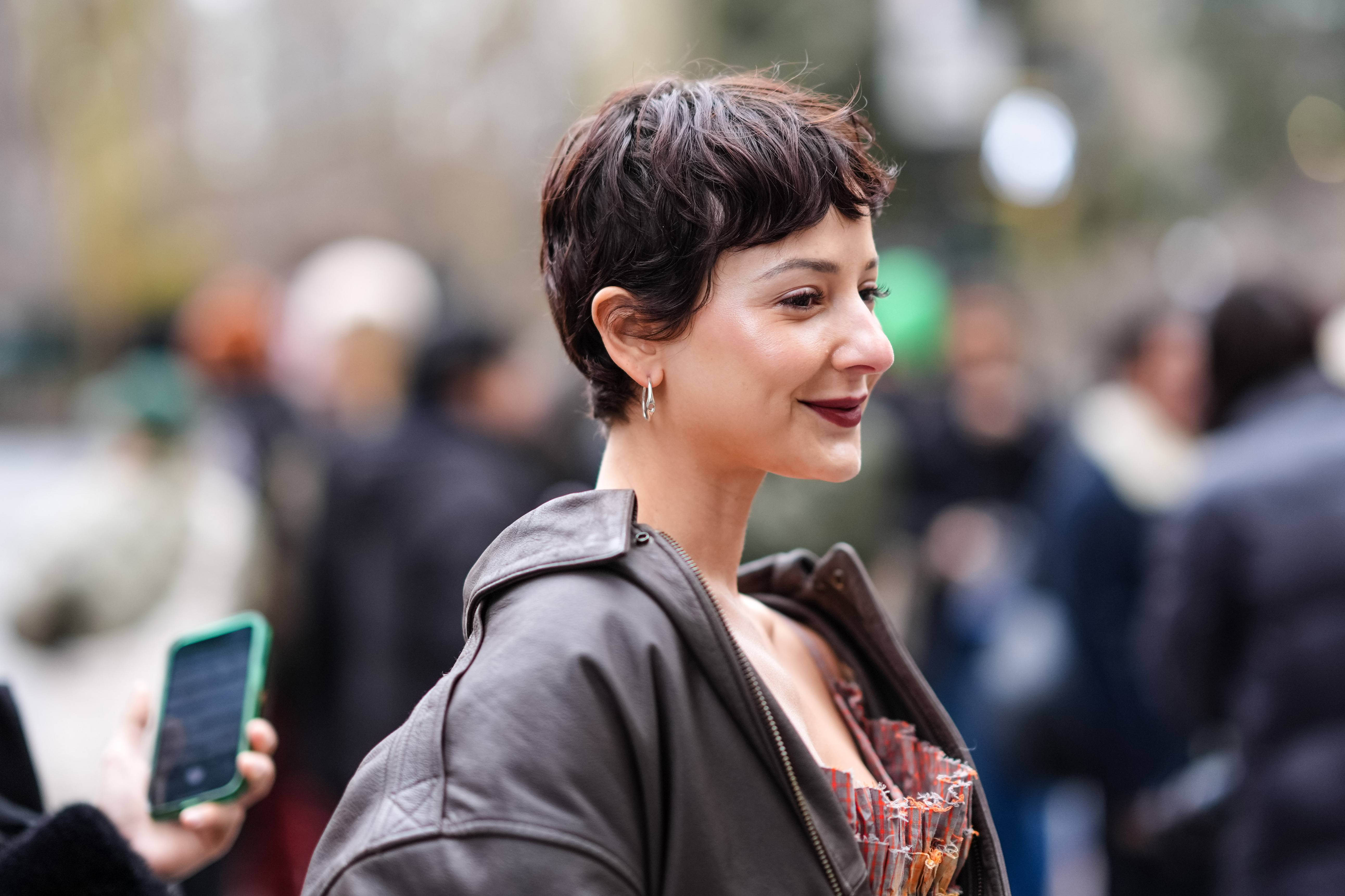 Aprenda a adaptar o corte pixie para diferentes texturas