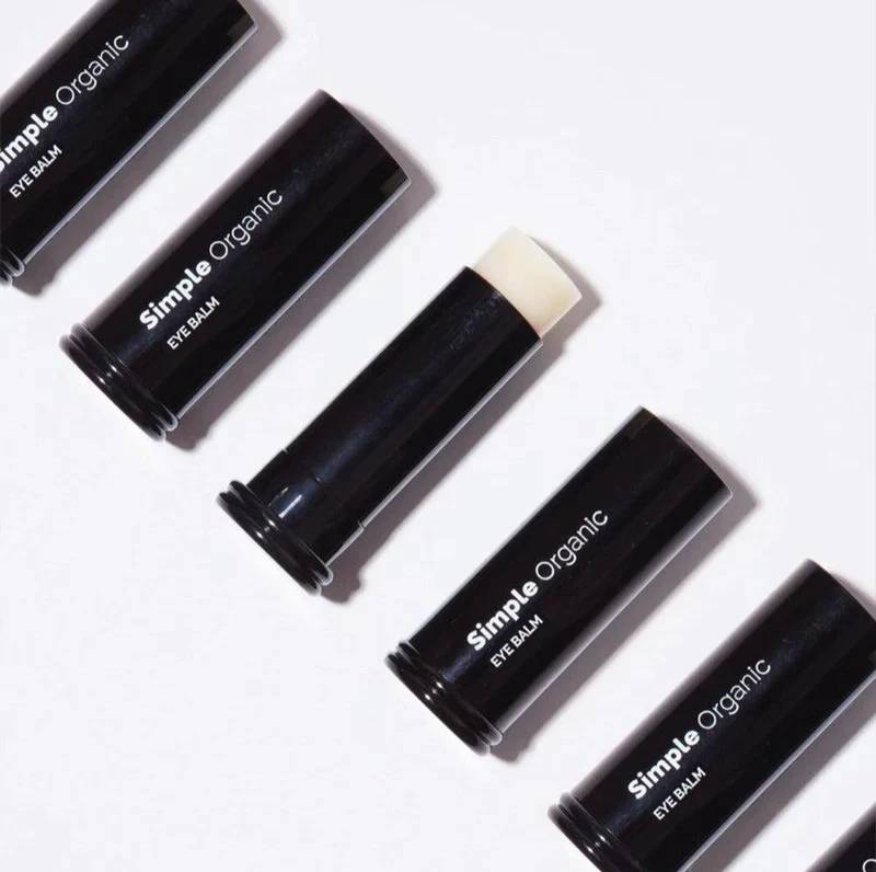 produtos-em-stick-hidratante-olhos-Simple-Organic Testamos! Os melhores produtos em bastão de 2024