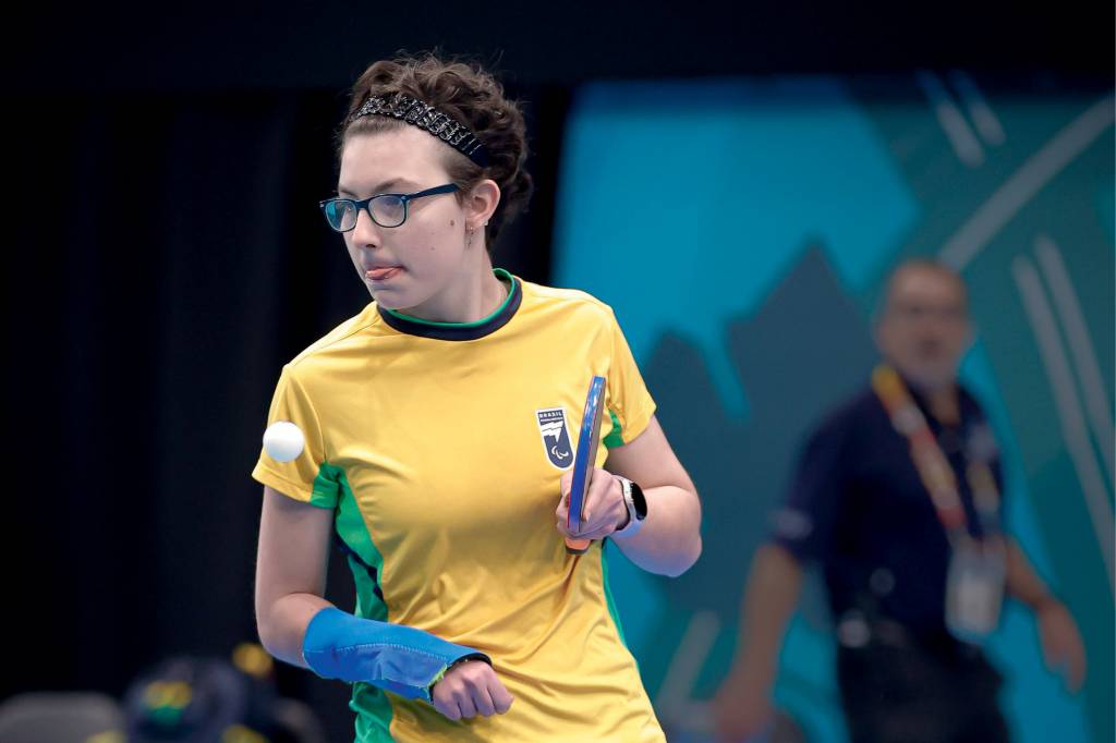 Conheça Sophia Kelmer, atleta paralímpica e pentacampeã de tênis de mesa