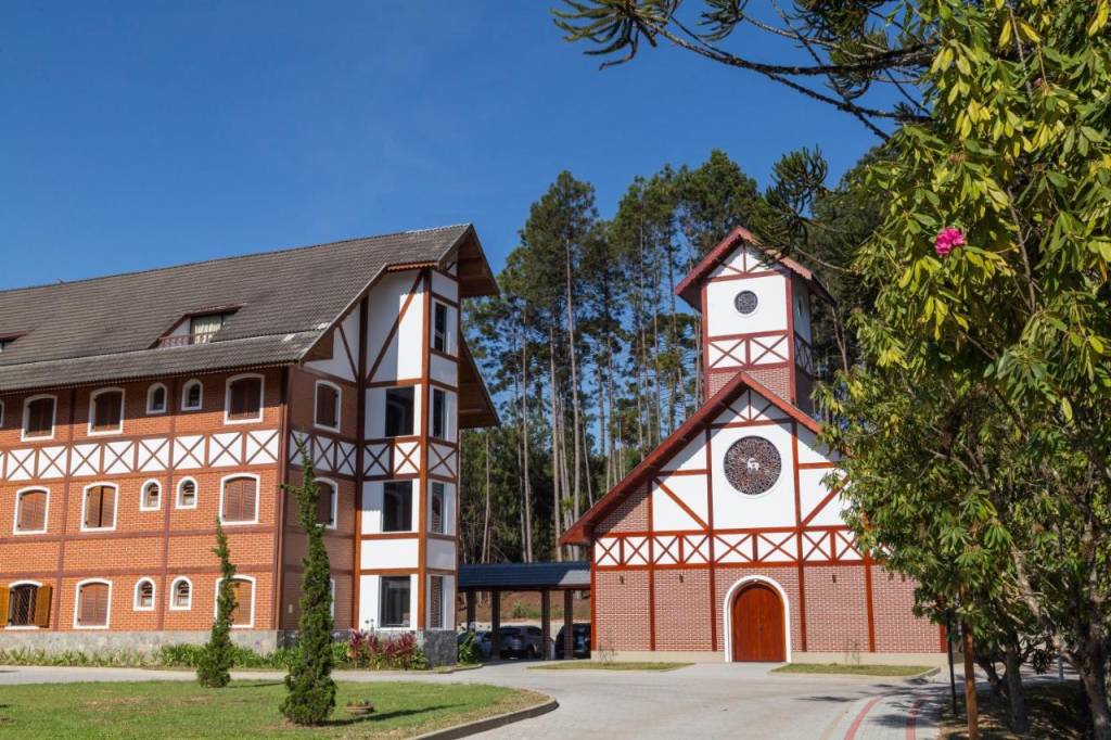 Entrada do Vila Dom Bosco, em Campos do Jordão, no interior de São Paulo