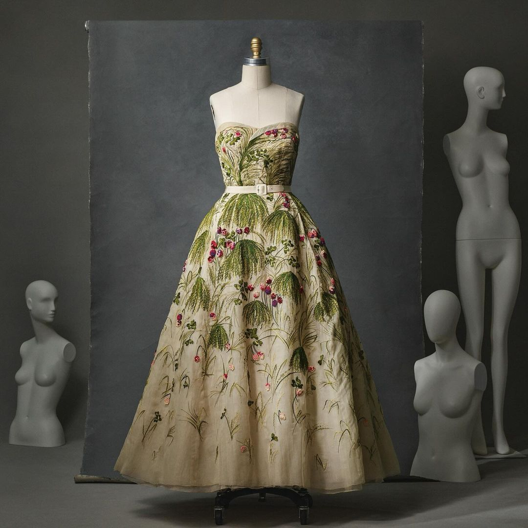 Pe&ccedil;as que far&atilde;o parte da exposi&ccedil;&atilde;o Belas Adormecidas: O Despertar da Moda ajudam a compor o tema do MET Gala este ano