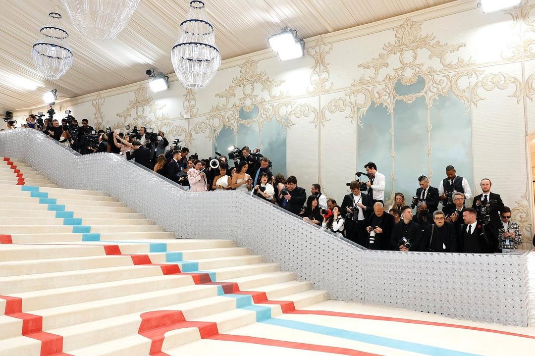 Famosos e &iacute;cones da moda comparecem ao MET Gala, em Nova York