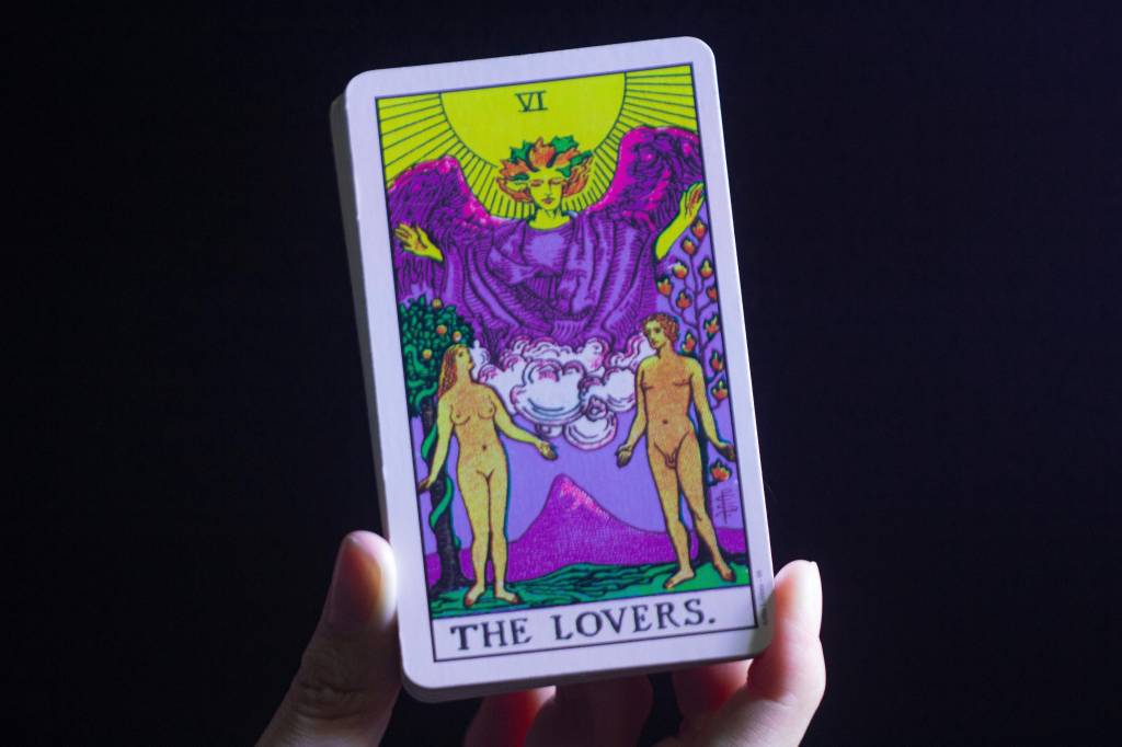 Tarot da semana: o amor está no ar e alerta para decisões importantes