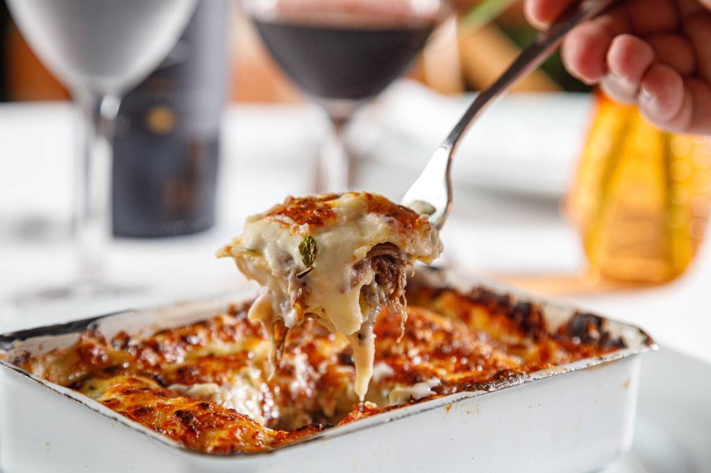 Dia da lasanha: Chef ensina a fazer uma lasanha caseira deliciosa