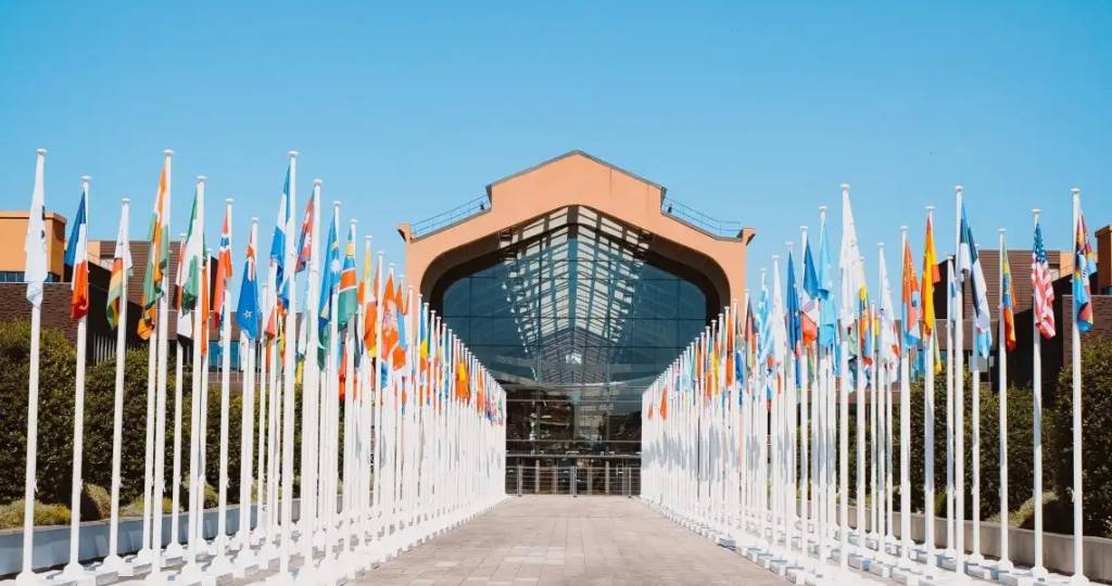 Maior restaurante do mundo fica na Vila Olímpica e serve 40 mil pratos por dia