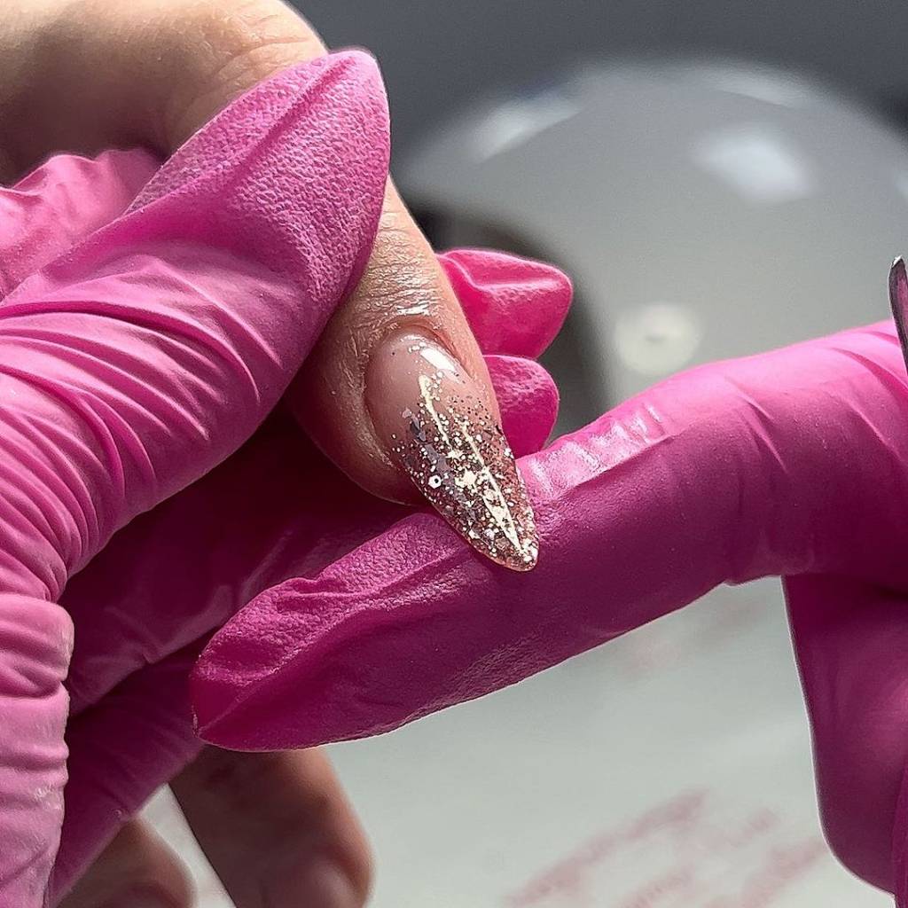 Vick-Porto-unhas-encapsuladas Nail art: 6 designers que transformam unhas em obras de arte