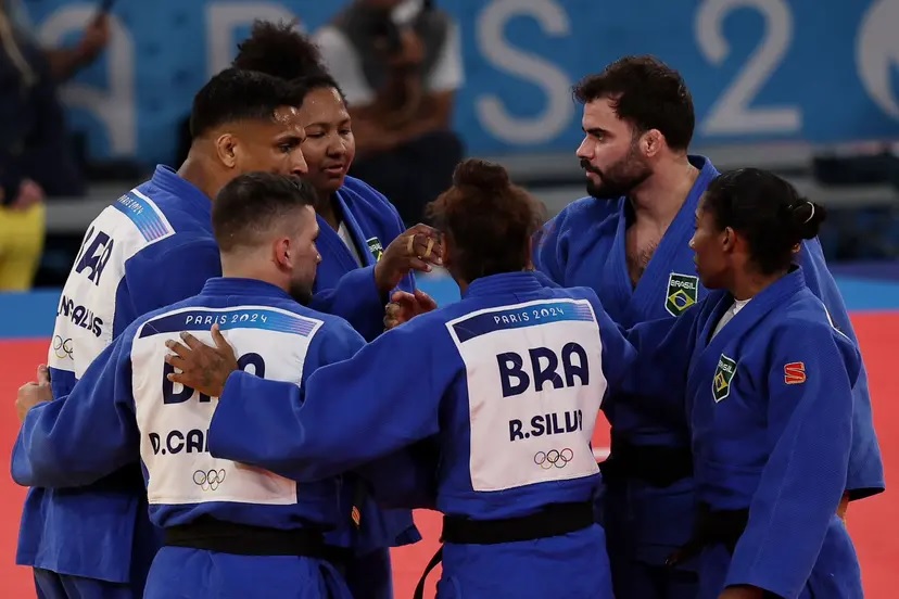 Com vitória de desempate por Rafaela Silva, Brasil conquista bronze no judô
