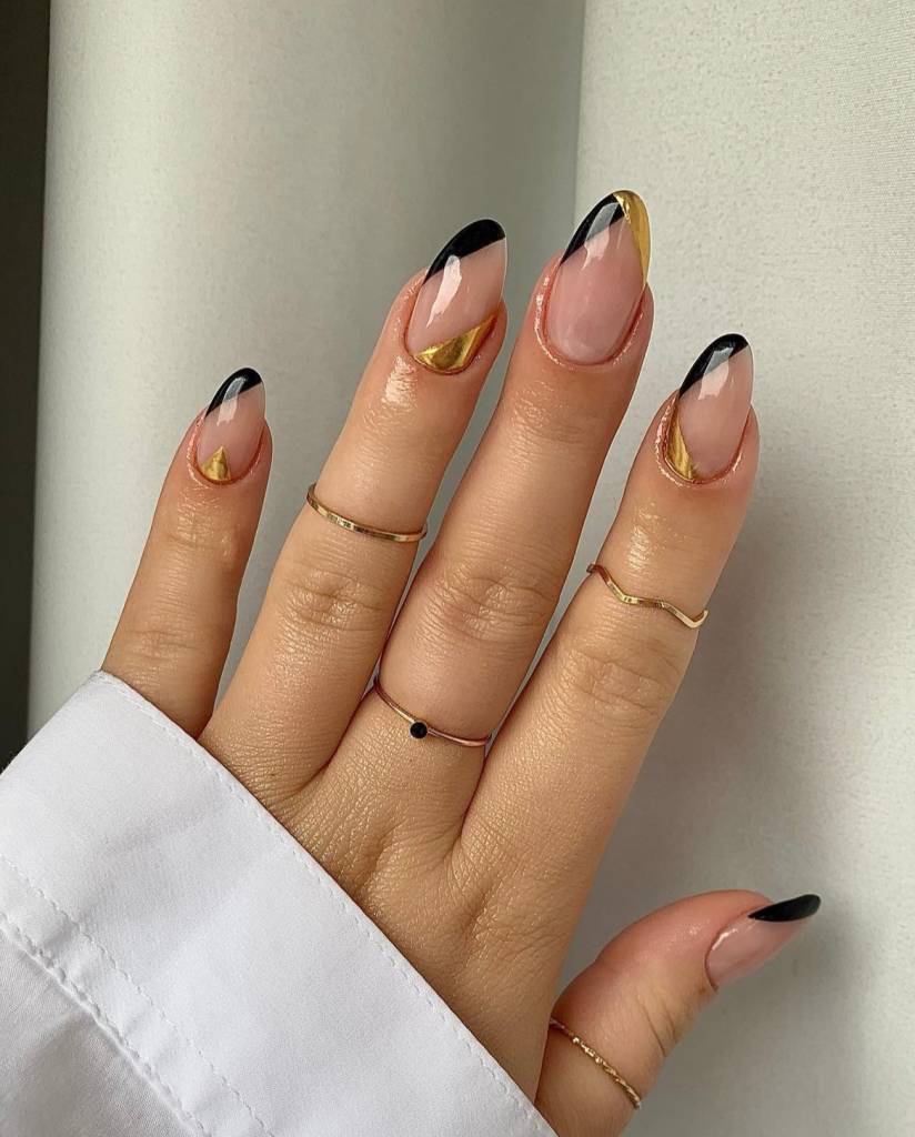 inspirações-unhas-pretas-decoradas-pontas-pretas-e-douradas