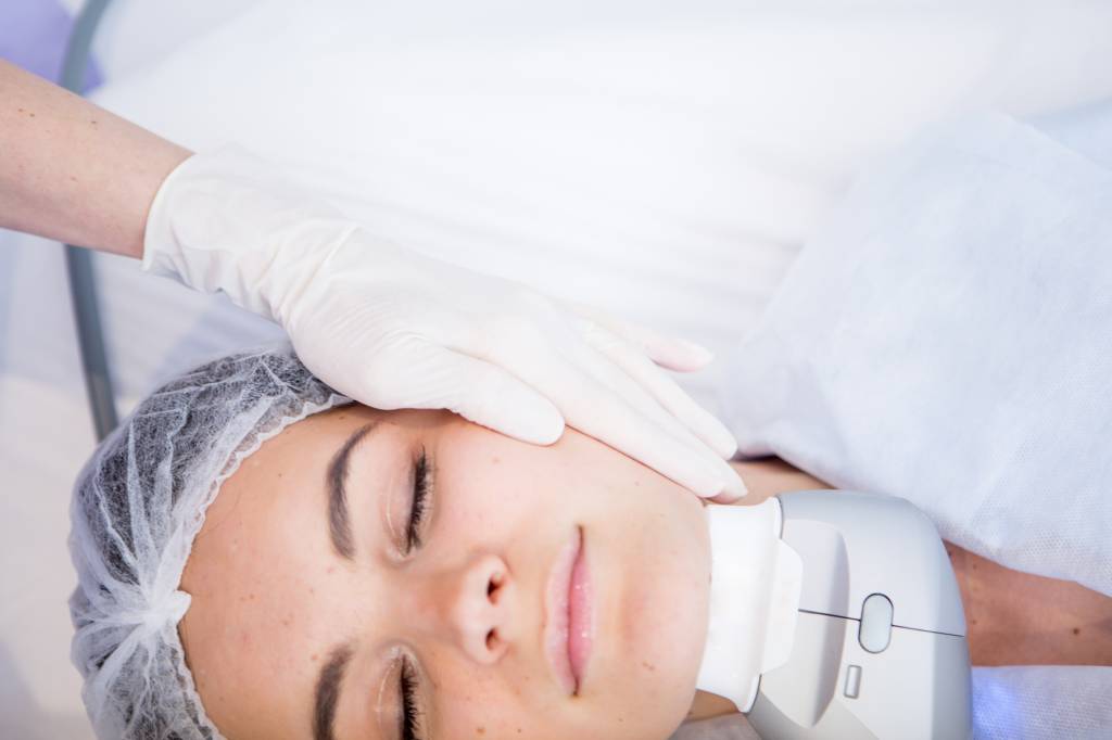 Procedimentos para papada no pescoço: como cada um funciona e riscos