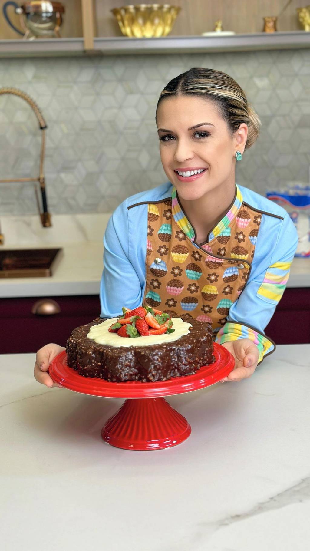 beca-milano-bolo Beca Milano fala sobre cosméticos gourmand