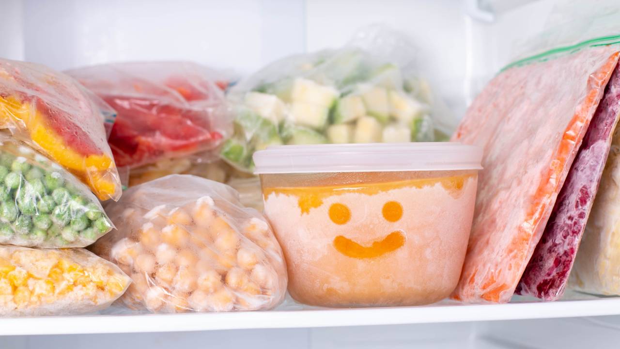 Sopas, vegetais e carnes podem ficar congelados por mais de um mês