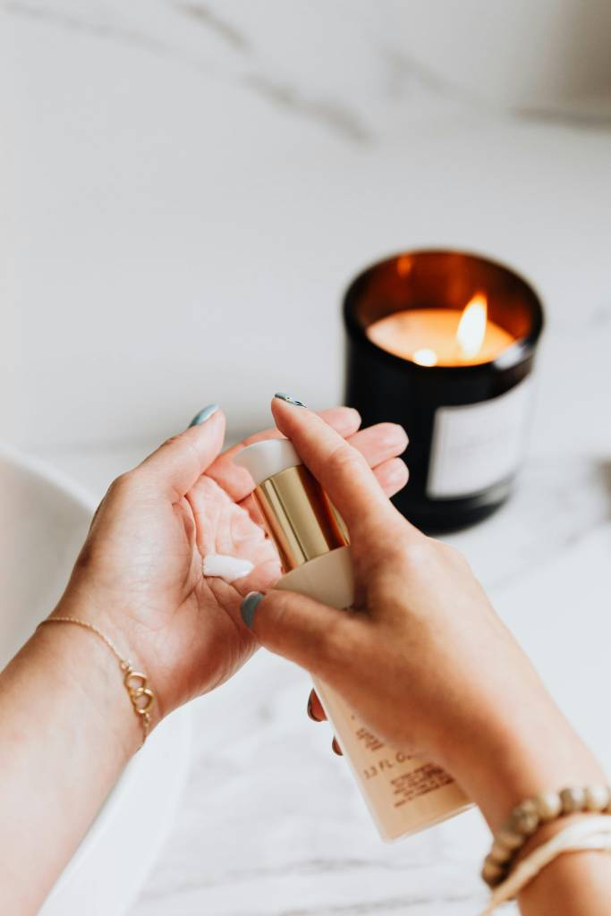 skincare-aromaterapia-pele-cuidados Skincare holístico: como usar a aromaterapia nos cuidados com a pele?